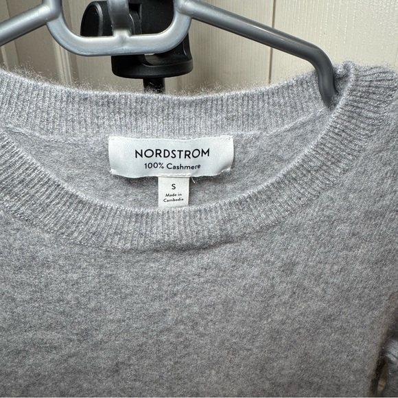 Nordstrom Soft Gray Cashmere Sweater - Picture 2 of 3